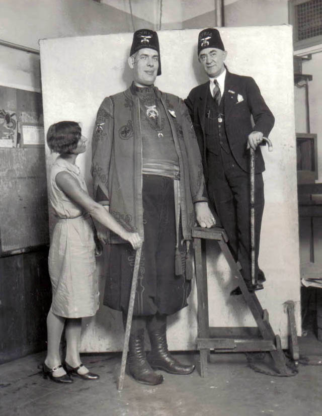 Robert B. Keenan, the tallest shriner